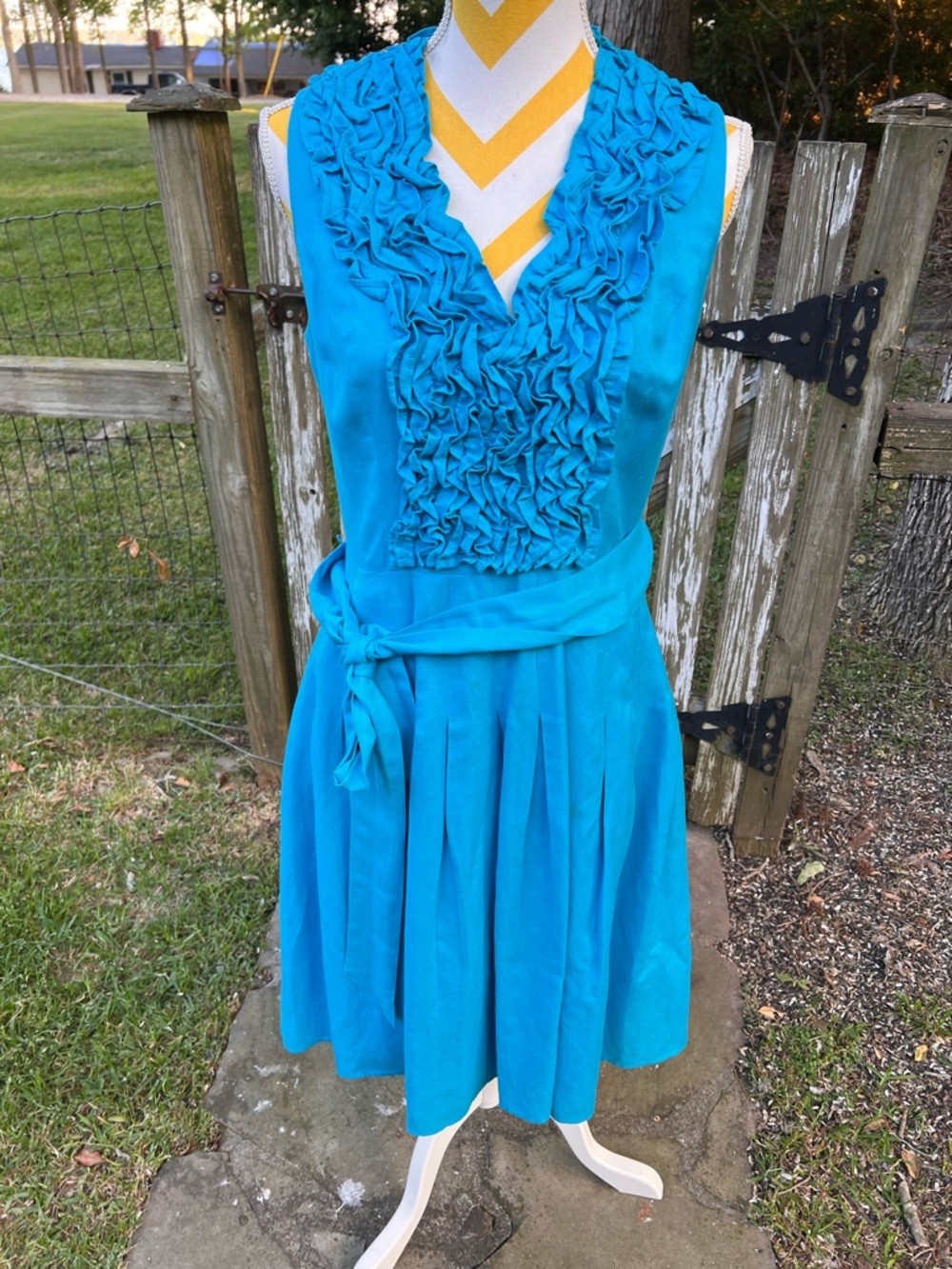 Jessica Howard Vibrant Turquoise Sleeveless Ruffle V-Neck Midi Dress